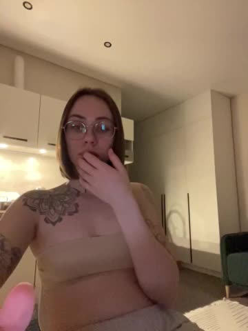 v_-_-_v Adult Chat April 3, 2026