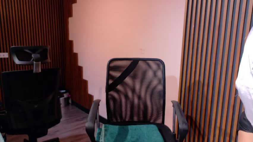 _mileyross Adult Chat April 3, 2026