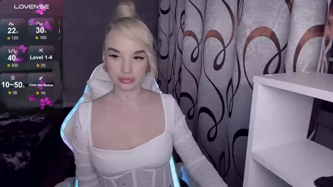 KiraKrox Adult Chat April 3, 2026