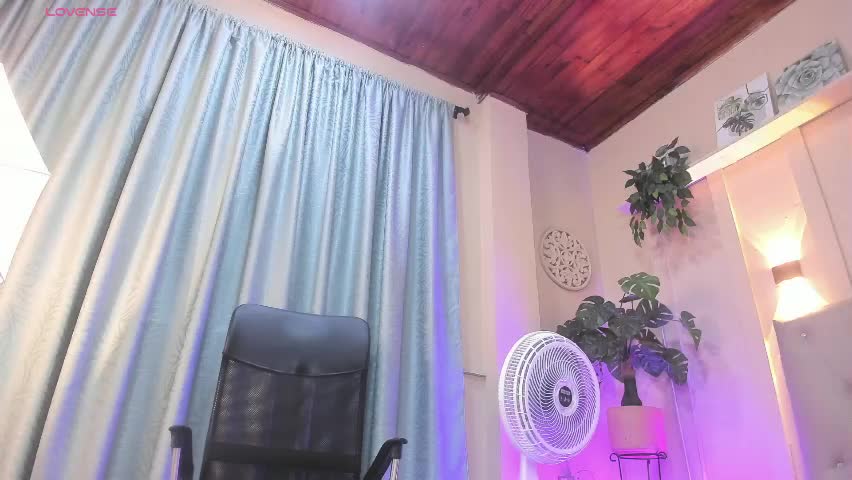 chloerossee Adult Chat April 3, 2026