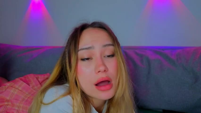 strawberrypie99 Adult Chat April 4, 2026