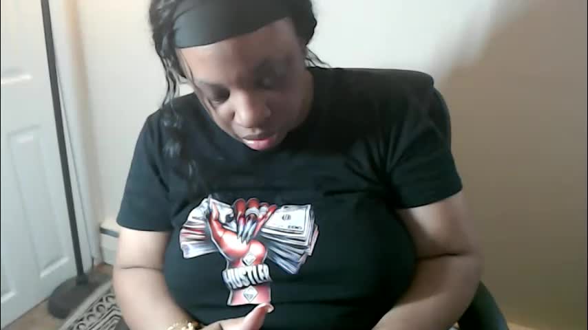 sexymona1218 Adult Chat April 4, 2026