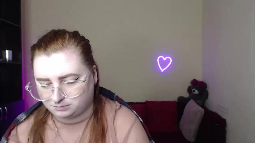 alicia_side_red Adult Chat April 4, 2026