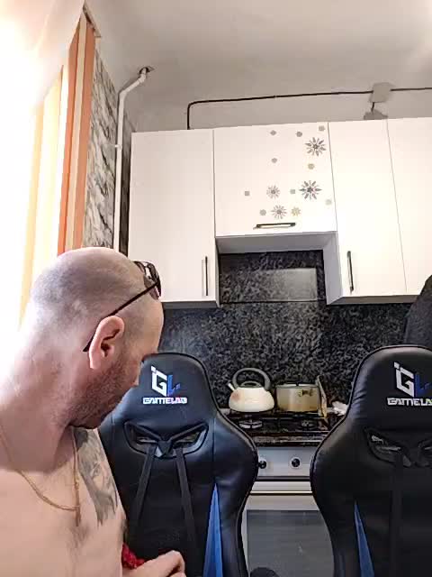 Innokentiy449 Adult Chat April 4, 2026