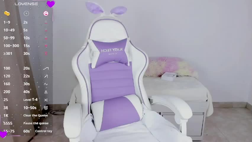 heey_kitty Adult Chat April 4, 2026