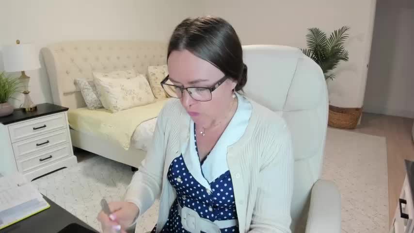 Vika73 Adult Chat April 4, 2026