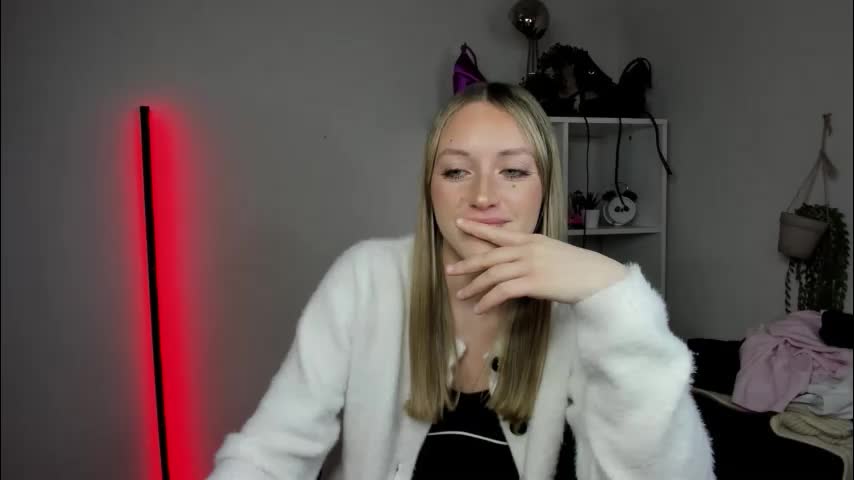 evelynblond Adult Chat April 4, 2026