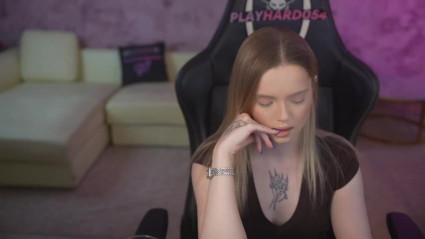 bright_diamonds_054 Adult Chat April 4, 2026