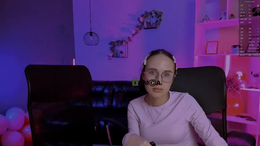 mona_cloud Adult Chat April 4, 2026