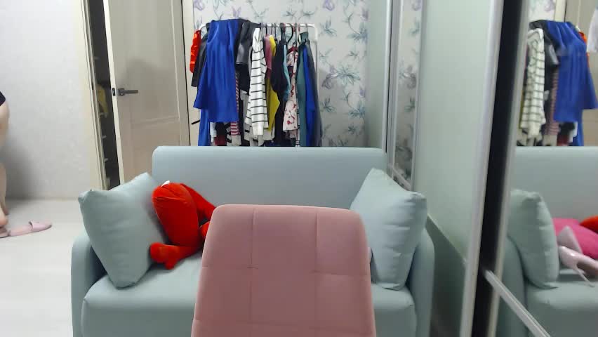 emily_york18 Adult Chat April 4, 2026