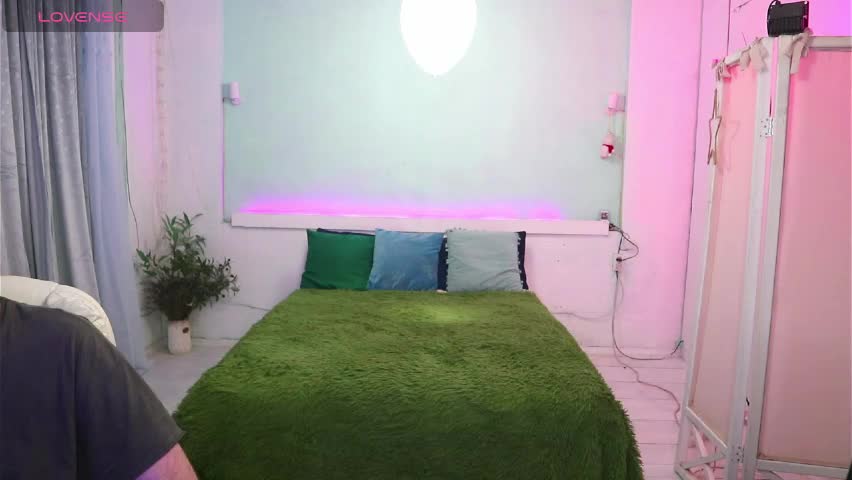 alisaaleks Adult Chat April 4, 2026