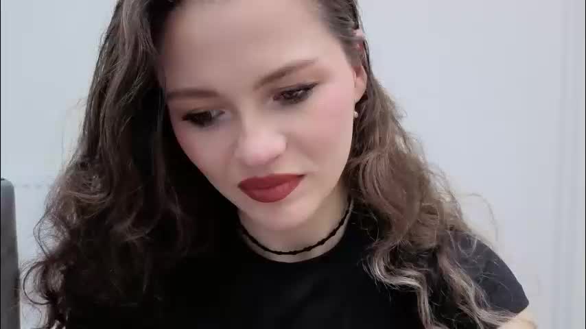 avelinehowo_uwu Adult Chat April 4, 2026