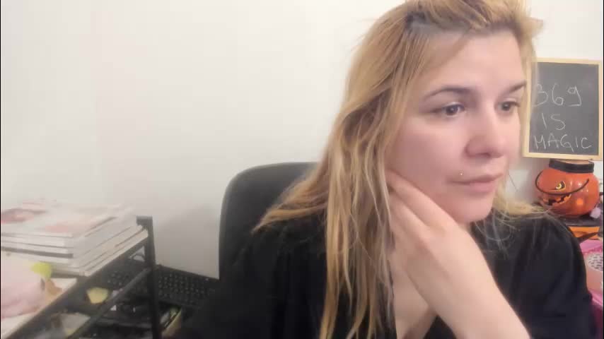 artsyandcraftsy_ Adult Chat April 4, 2026