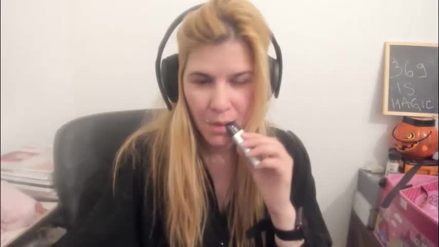 artsyandcraftsy_ Adult Chat April 4, 2026