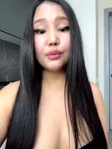 Yumikaa Adult Chat April 4, 2026