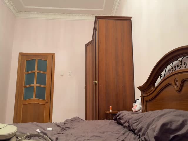 Iloniyaa Adult Chat April 5, 2026