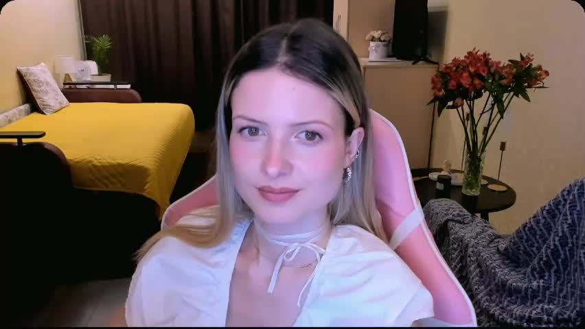 julie_flores Adult Chat April 4, 2026