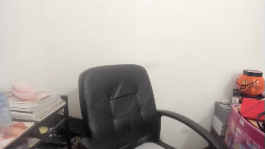 artsyandcraftsy_ Adult Chat April 5, 2026