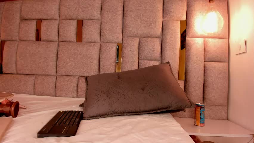 nikky_red__ Adult Chat April 6, 2026