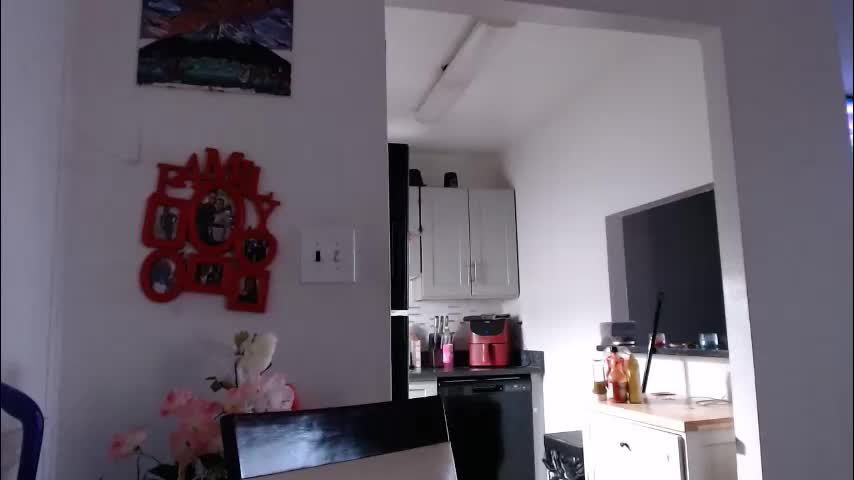 carliecreams Adult Chat April 6, 2026