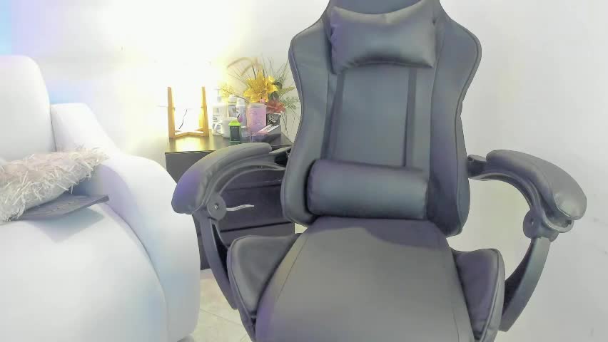 lucy_garzon Adult Chat April 5, 2026