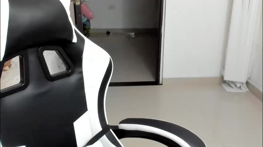 luara__01__lecat_1 Adult Chat April 5, 2026