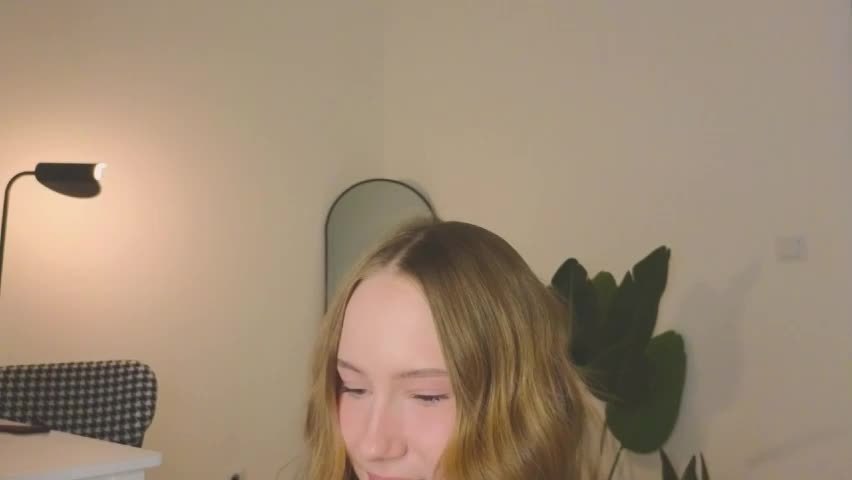 cuute_angell Adult Chat April 6, 2026