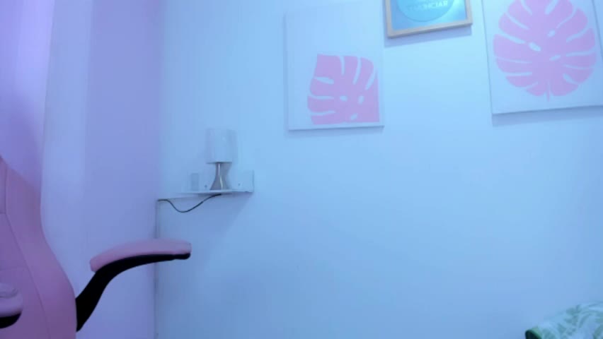 evelin_shy Adult Chat April 6, 2026