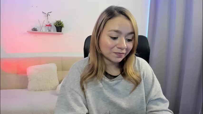 charlottelabouff Adult Chat April 6, 2026