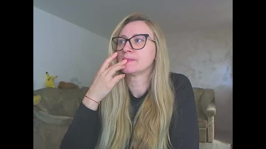 melly_rosey Adult Chat April 6, 2026