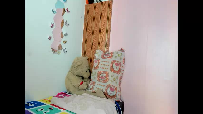 valenttina_narvaez Adult Chat April 6, 2026
