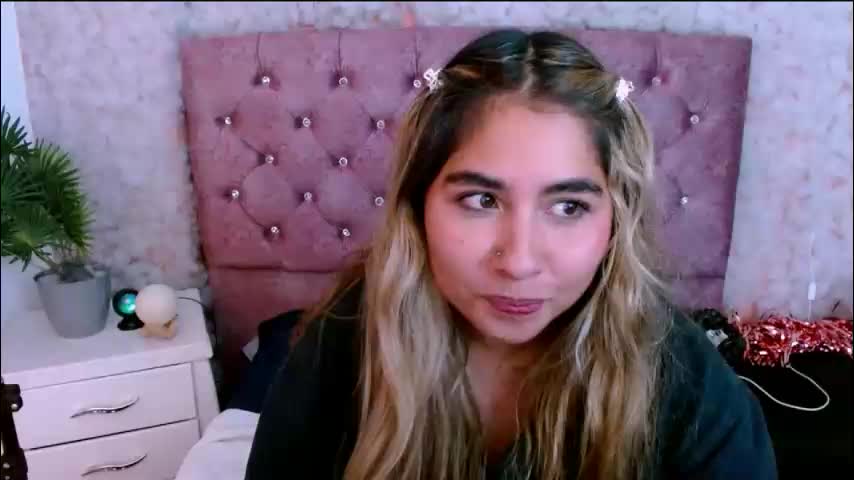 sofiazaf447769 Adult Chat April 6, 2026