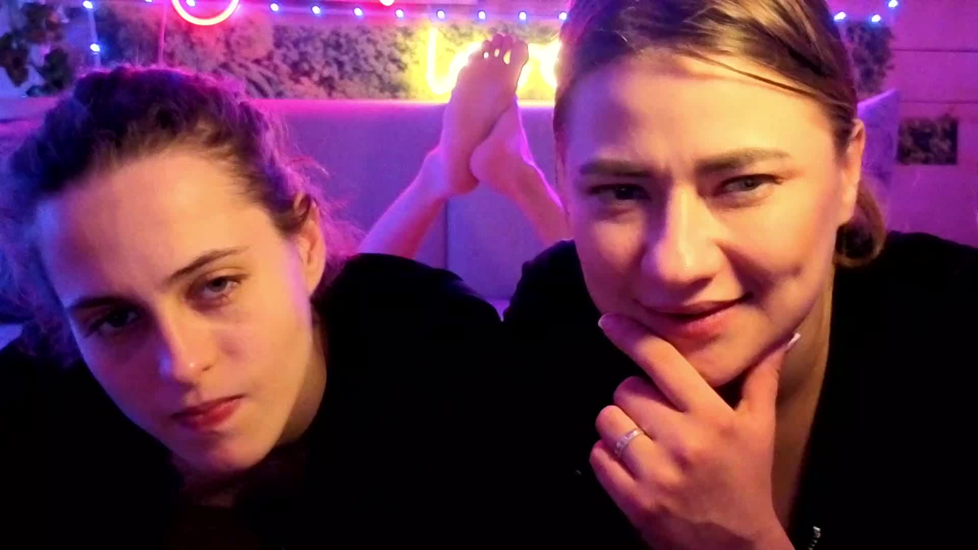 2Laski2 Adult Chat April 6, 2026