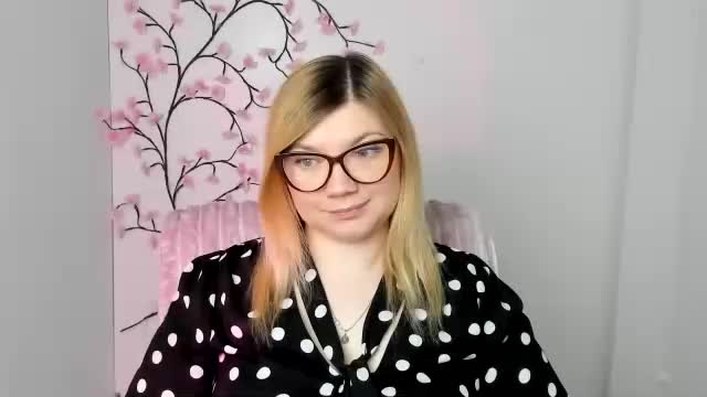 molly_moree Adult Chat April 6, 2026