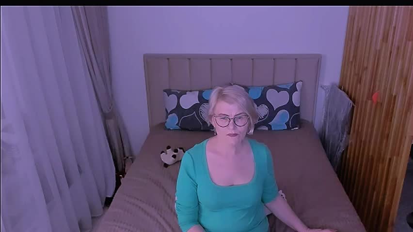 sabrinamacmarren Adult Chat April 6, 2026