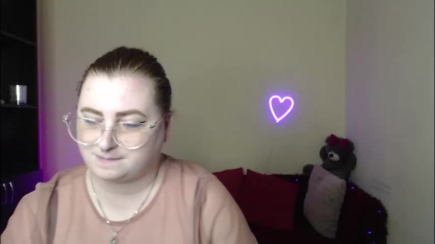 alicia_side_red Adult Chat April 6, 2026