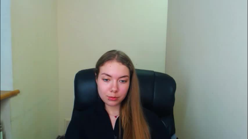 zoey_deuttch Adult Chat April 7, 2026