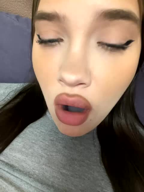 Glossmixdoll Adult Chat April 7, 2026