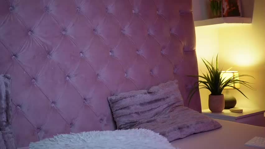 maiamini Adult Chat April 7, 2026