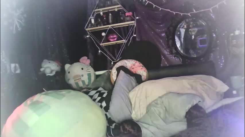 allymoon1369 Adult Chat April 7, 2026