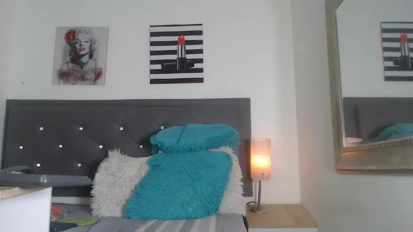 veronica_santanaa Adult Chat April 7, 2026