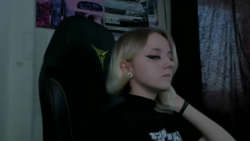 holy_mistresss Adult Chat April 7, 2026