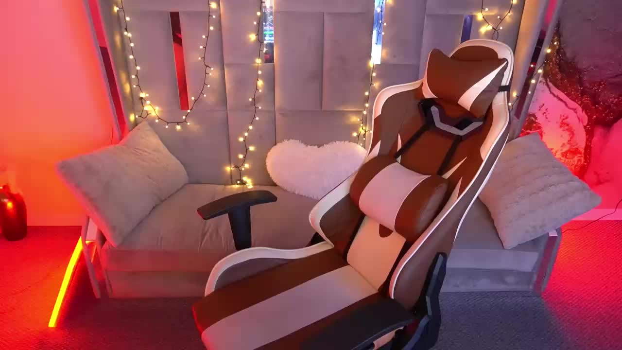 AmazonkaStarrr Adult Chat April 7, 2026