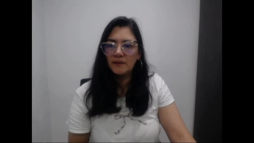 queen_smile Adult Chat April 7, 2026