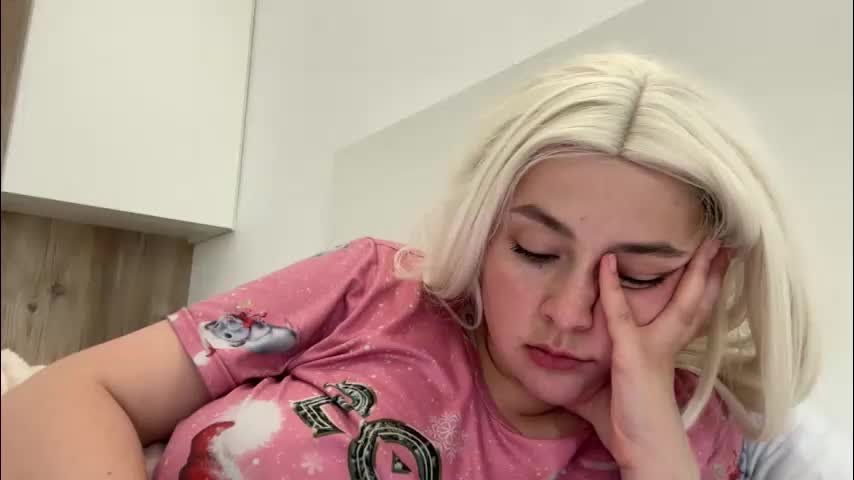 emily_morning_dew Adult Chat April 7, 2026