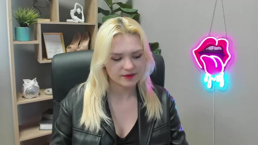 lilysweetxo Adult Chat April 7, 2026