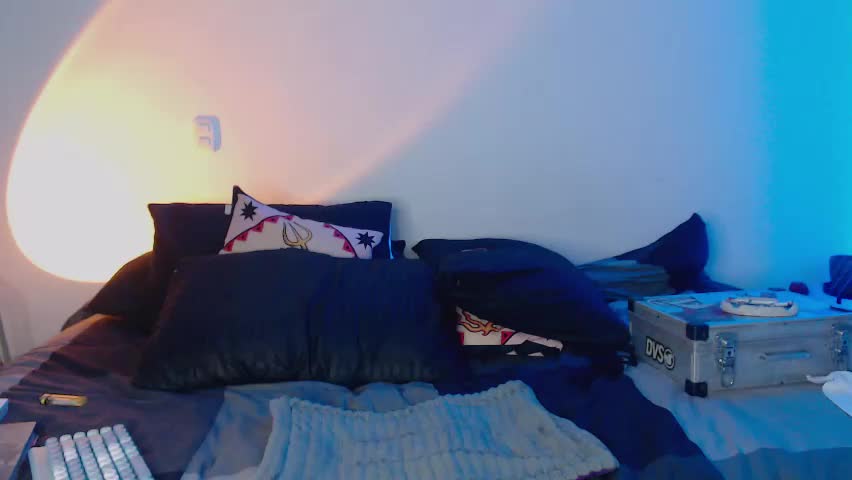 aleksanoir Adult Chat April 7, 2026