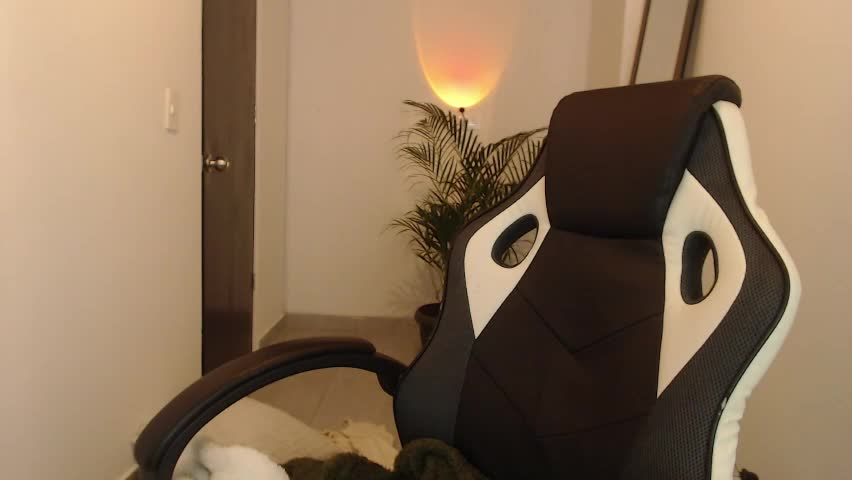 asaray_t Adult Chat April 7, 2026