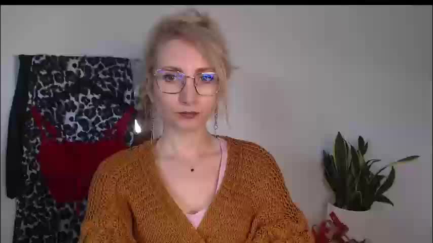 cinderellamoon Adult Chat April 7, 2026