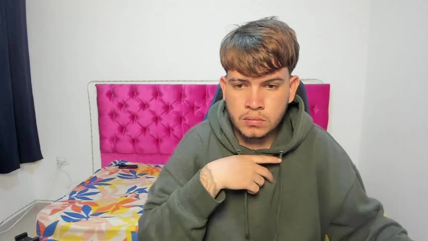 val_andbry Adult Chat April 7, 2026